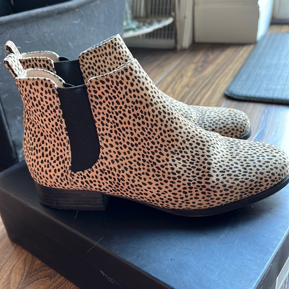 Boots‎